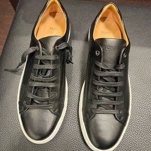 Men’s size 43 Hugo Boss Sneaker